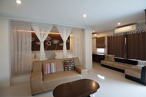 The Cozy Nest Boutique Rooms