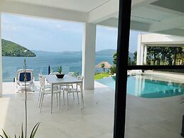 Stunning luxe 220sm villa by the sea entirely private with own pool