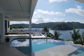 Stunning luxe 220sm villa by the sea entirely private with own pool