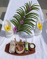 Stunning luxe 220sm villa by the sea entirely private with own pool