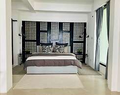 Stunning luxe 220sm villa by the sea entirely private with own pool