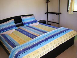 Pranee Beach Bungalows