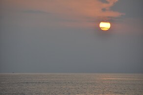 Pranee Beach Bungalows