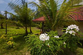 Pranee Beach Bungalows