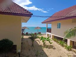 Pranee Beach Bungalows