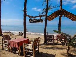 Pranee Beach Bungalows