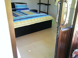 Pranee Beach Bungalows