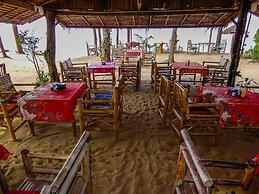 Pranee Beach Bungalows