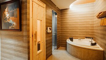 Muong Thanh Luxury Phu Tho Hotel