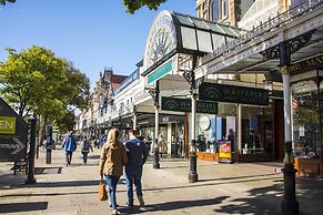 The Warwick Southport