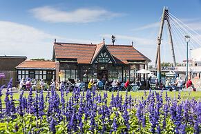 The Warwick Southport