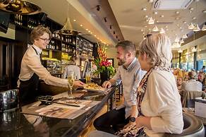 The Warwick Southport