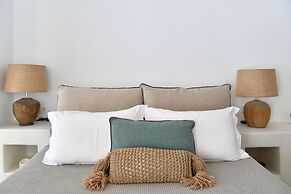 Thiro Villas Santorini