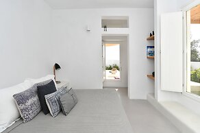 Thiro Villas Santorini