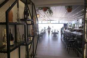 Cle Beach Boutique Hotel