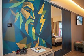 Casual Kubic Athens Hotel