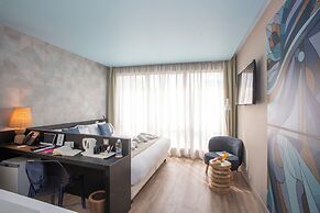 Casual Kubic Athens Hotel