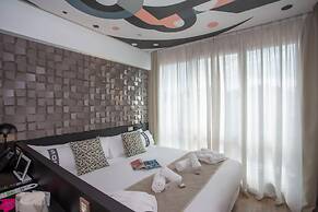 Casual Kubic Athens Hotel