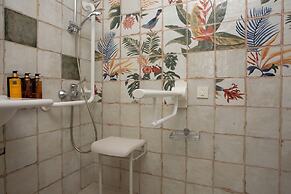 Casual Kubic Athens Hotel
