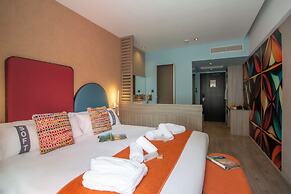Casual Kubic Athens Hotel
