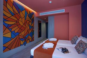 Casual Kubic Athens Hotel