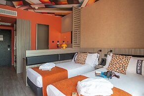 Casual Kubic Athens Hotel