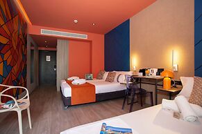 Casual Kubic Athens Hotel