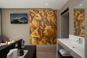 Casual Kubic Athens Hotel