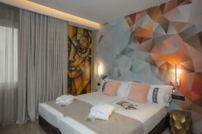 Casual Kubic Athens Hotel