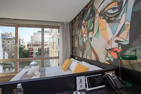 Casual Kubic Athens Hotel