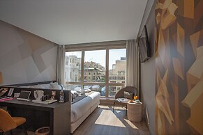 Casual Kubic Athens Hotel
