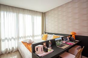 Casual Kubic Athens Hotel
