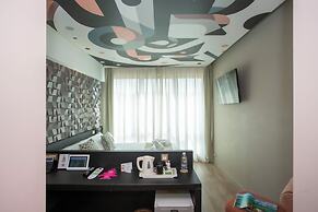 Casual Kubic Athens Hotel