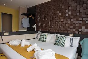 Casual Kubic Athens Hotel