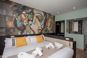 Casual Kubic Athens Hotel