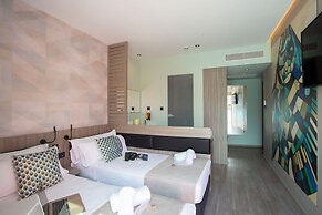 Casual Kubic Athens Hotel