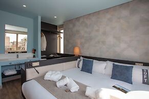 Casual Kubic Athens Hotel