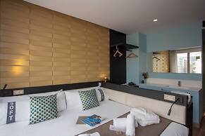 Casual Kubic Athens Hotel