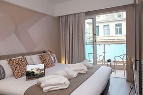 Casual Kubic Athens Hotel
