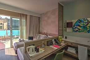Casual Kubic Athens Hotel