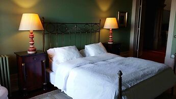 The Romantic Suites & Garden Guest House - Adults Only