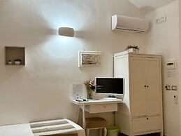 Chiaia Suites