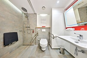Park Inn by Radisson Kyiv Troyitska