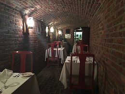 Spread Eagle Tavern and Inn