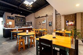 San Rocke House Hotel