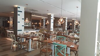 FERGUS Cactus Garden