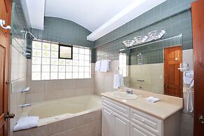 Casa Reflejos City View