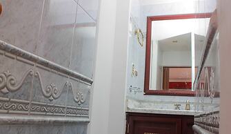 Hotel Chandelier Park