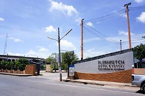 Plernpetch Hotel
