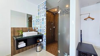 Riverside White House Hotel